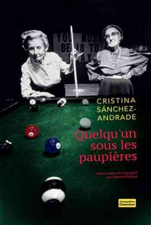Quelqu’un sous les paupières
