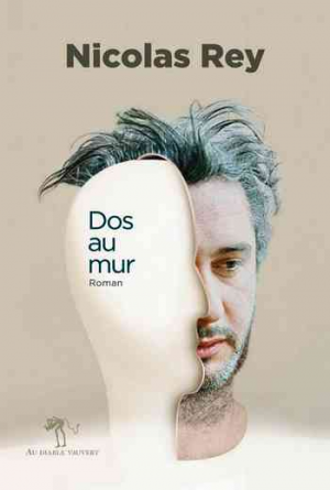 Dos au mur
